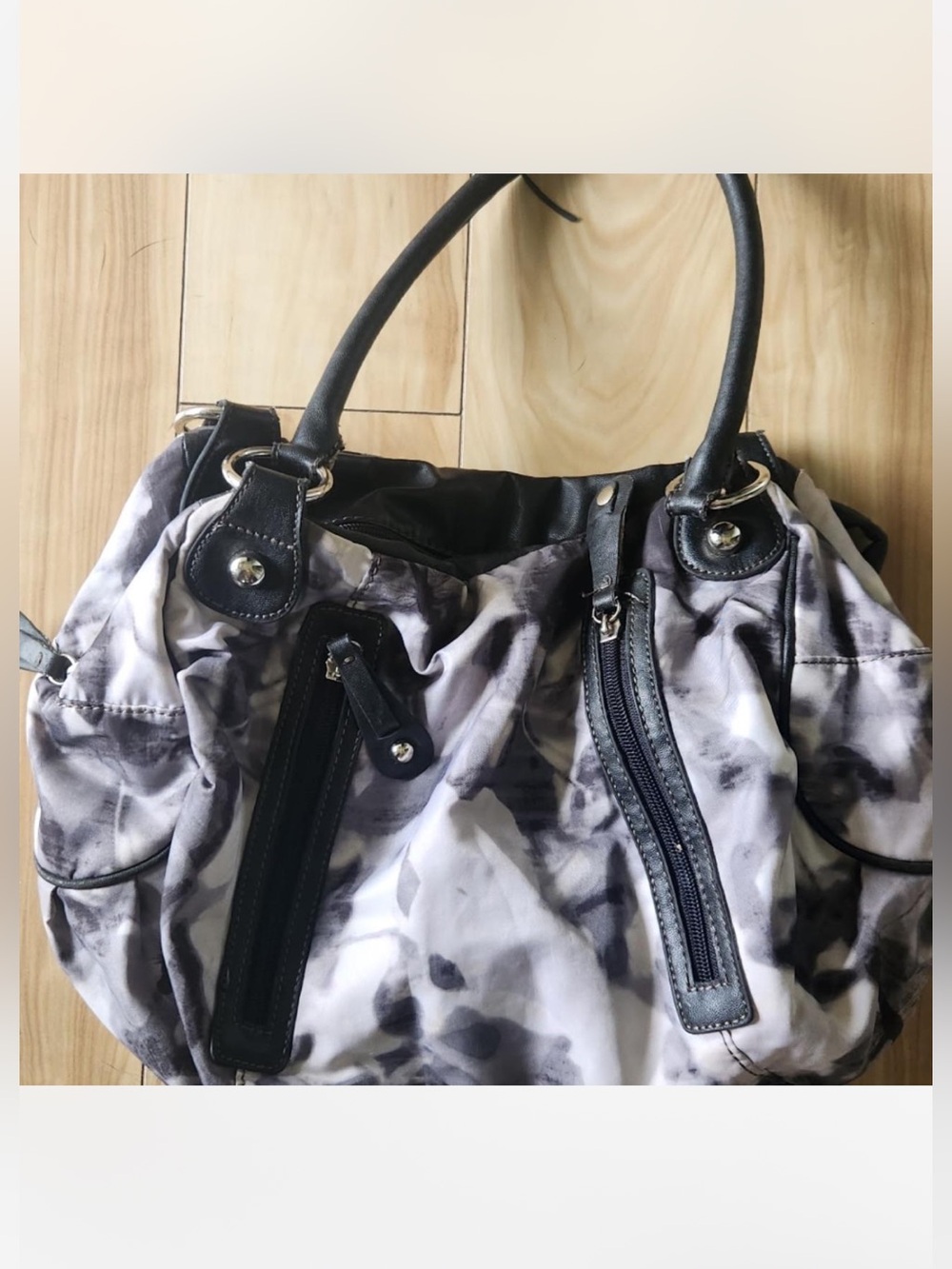 Nine and Co black, grey, and white purse